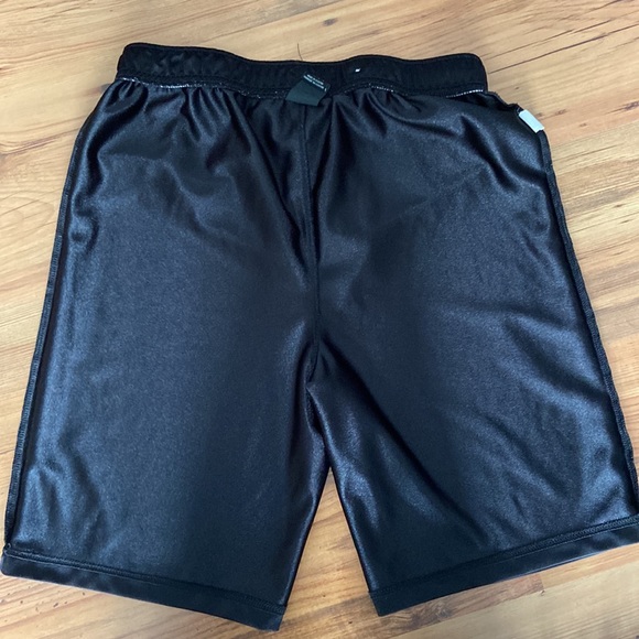 The Children’s Place Boys Black Shorts Size XL/14 - Picture 4 of 5